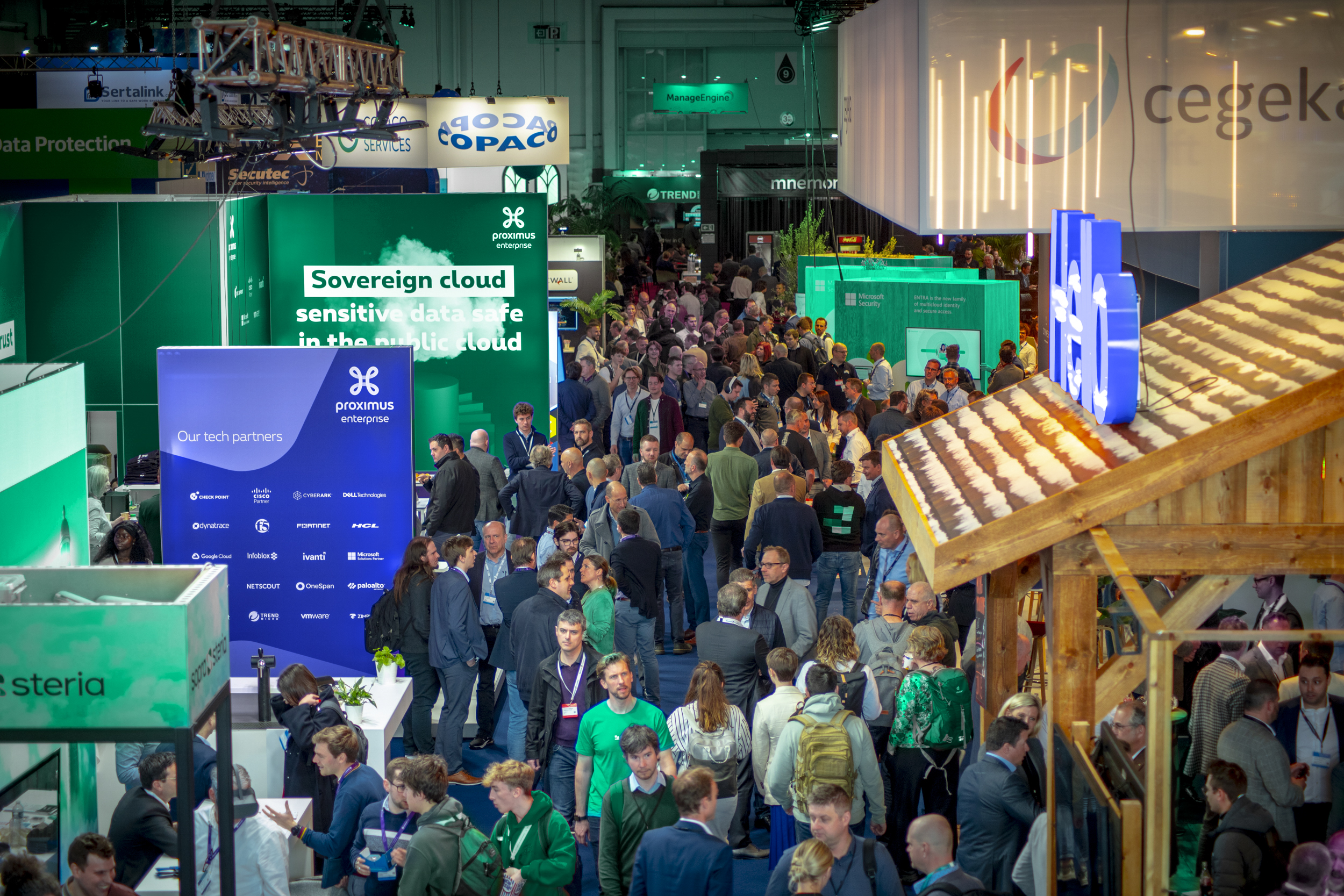 Crowd of visitors at CyberSec Europe